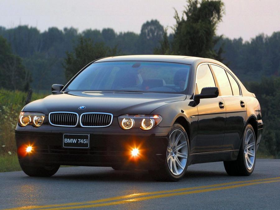  BMW 745i 2001 года  (US) (фото 1 из 3)